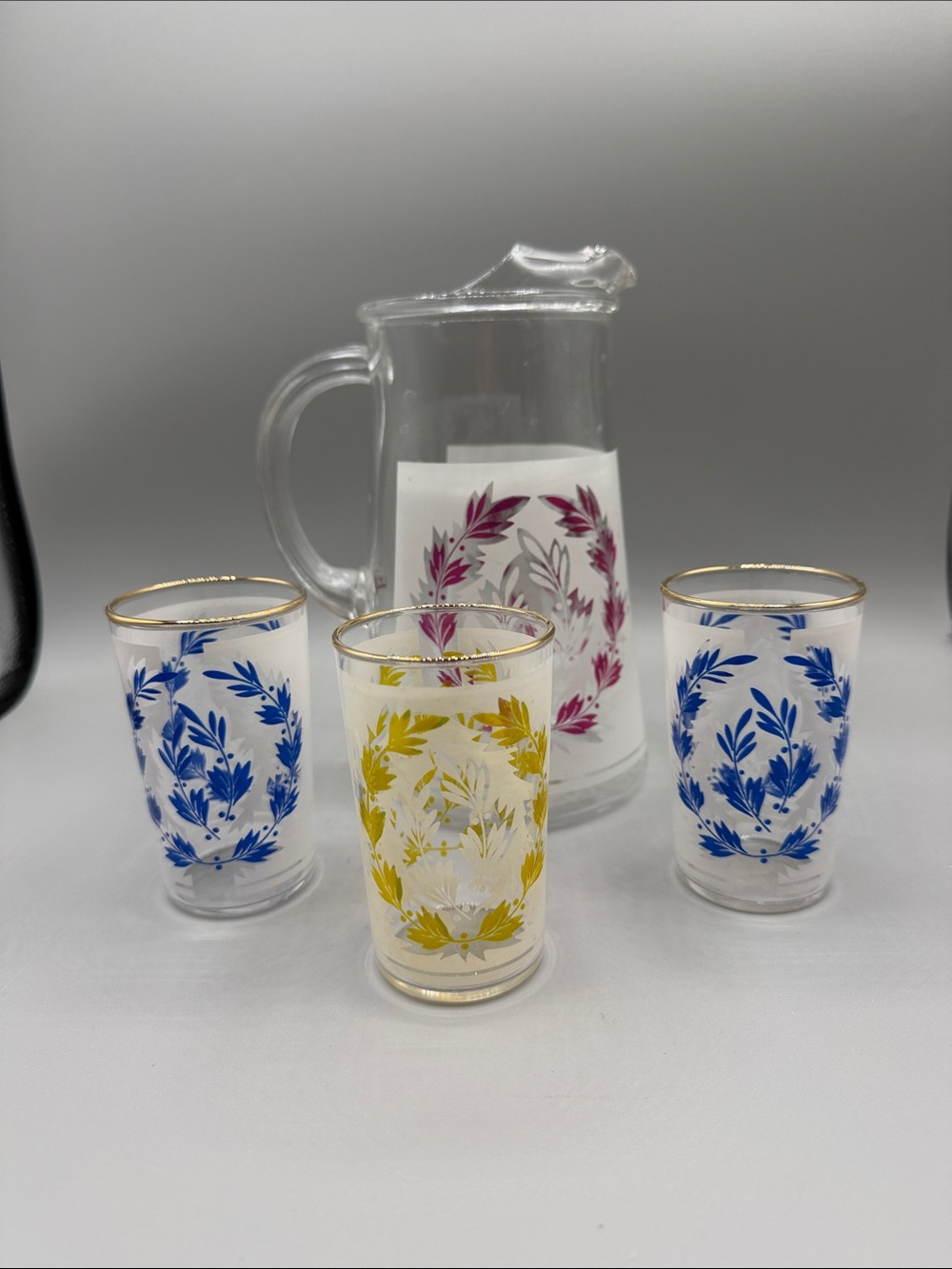 Mid Century Clear Frosted Glass Laurel Wreath Design Pitcher 3 Glasses
